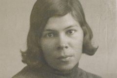 Леля, старшая сестра Елена Александровна. 22 октября 1931